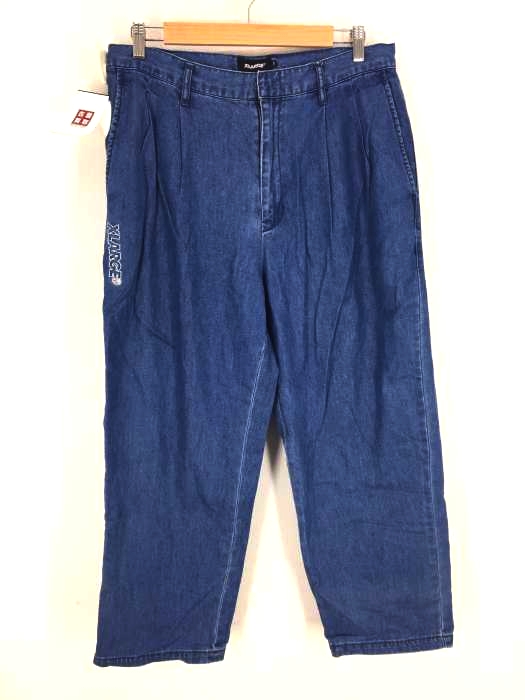 XLARGE（エクストララージ） LIGHT DENIM TUCK PANT ロゴ刺繍入り ワイドシルエット ライト デニムタックパンツ メンズ パンツ