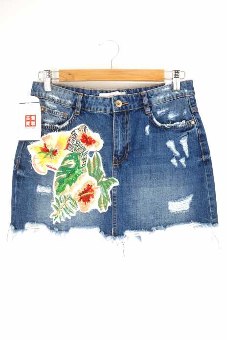 ZARA trafaluc（ザラトラファルック） ワッペン台形スカート レディース スカート