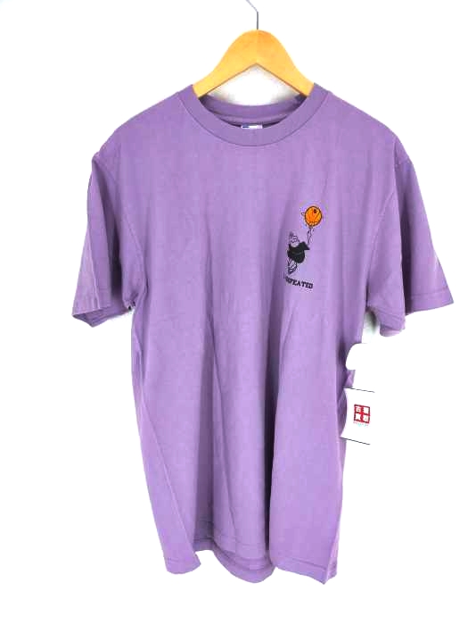 UNDEFEATED（アンディフィーテッド） MEDIEVAL S/S TEE メンズ トップス