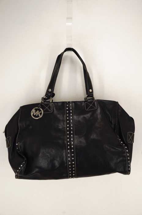 MICHEL KORS（マイケルコース） スタッズ装飾レザーショルダーバッグ メンズ バッグ