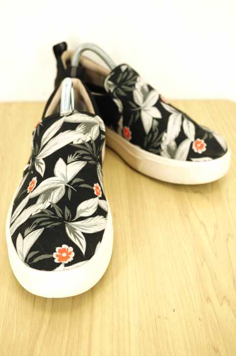 TOMS （トムス） TRVL LITE ボタニカル柄 スリッポン メンズ シューズ