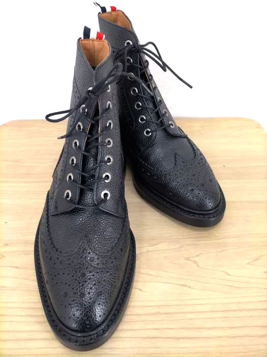 THOM BROWNE（トムブラウン） 3ラインレザーウイングチップブーツ レディース シューズ