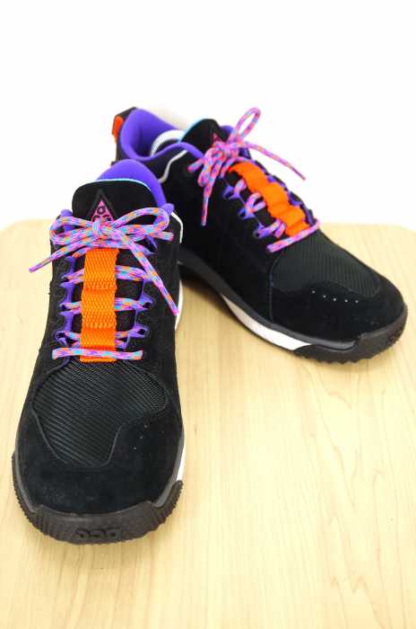 NIKE ACG （ナイキエーシージー） Black & Hyper Grape メンズ シューズ
