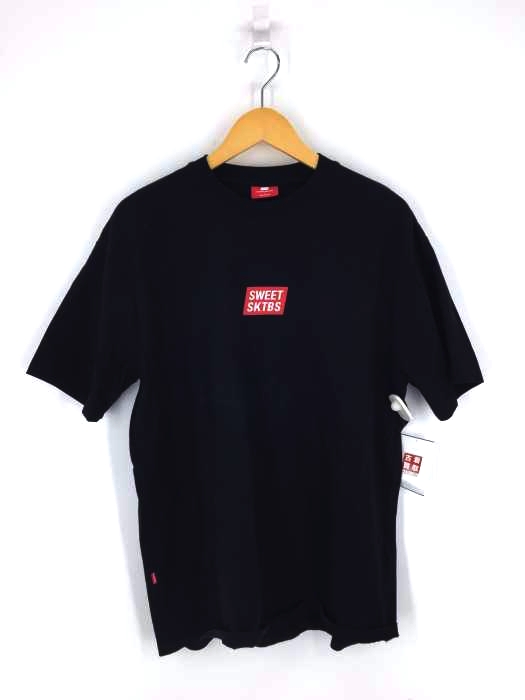 SWEET SKTBS（スウィートスケートボード） プリント ボックスロゴ 半袖Tシャツ メンズ トップス