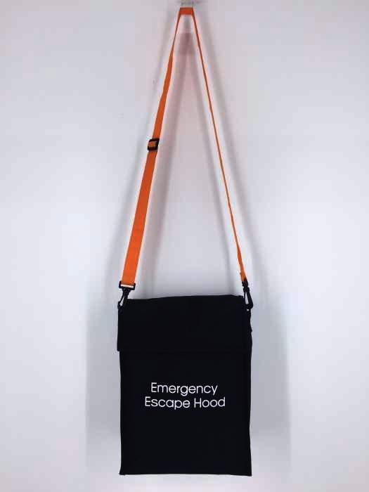 US ARMY（ユーエスアーミー） EMERGENCY ESCAPE HOOD BAG メンズ バッグ