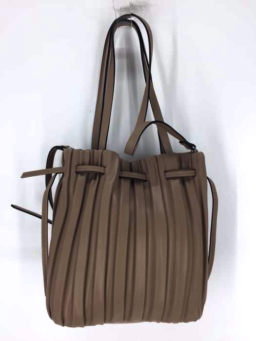 新品★ザラ★zara★プリーツ加工入りミニバケットバッグ.小 ZARA(ザラ)の「プリーツ加工入りミニバケットバッグ」 - PARTE
