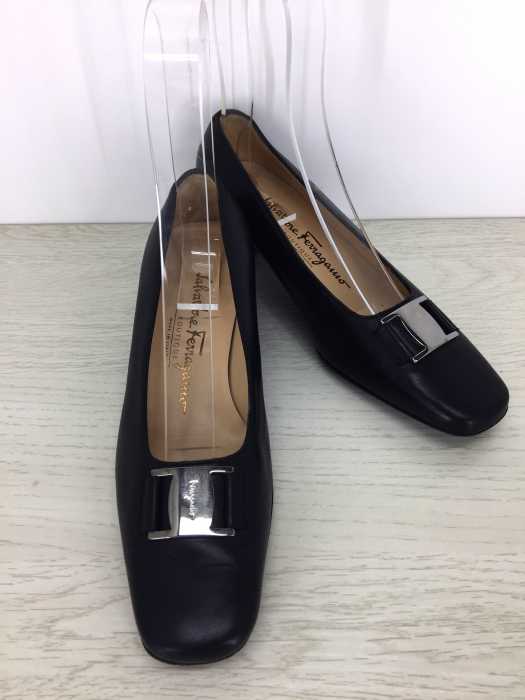 Salvatore Ferragamo （サルヴァトーレフェラガモ） スクエアトゥ　パンプス レディース シューズ