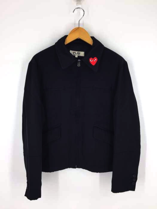 PLAY COMME des GARCONS(プレイコムデギャルソン) 襟ワンポイント刺繍 マルチポケット ジップアップブルゾン メンズ アウター