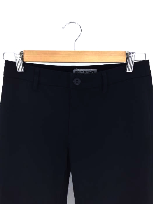 ISSEY MIYAKE（イッセイミヤケ） ノーポケットスラックスパンツ レディース パンツ