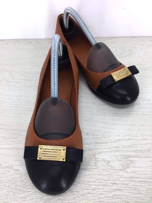 MARC JACOBS（マークジェイコブス） ロゴプラーク パンプス レディース シューズ