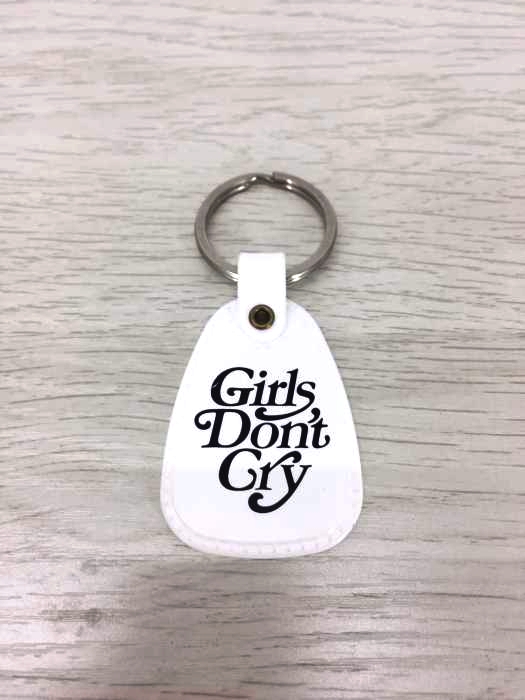 Girls Don’t Cry（ガールズドントクライ） ロゴキーホルダー メンズ アクセサリー