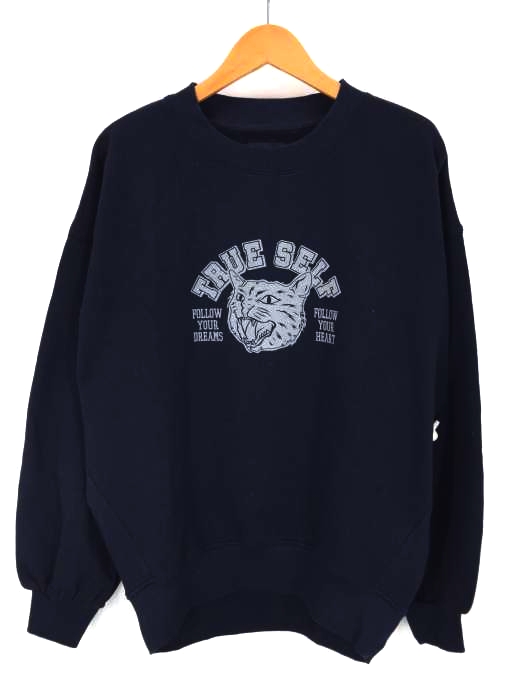 TRUE Self(トゥルーセルフ) Catグラフィックトレーナーネイビー メンズ トップス