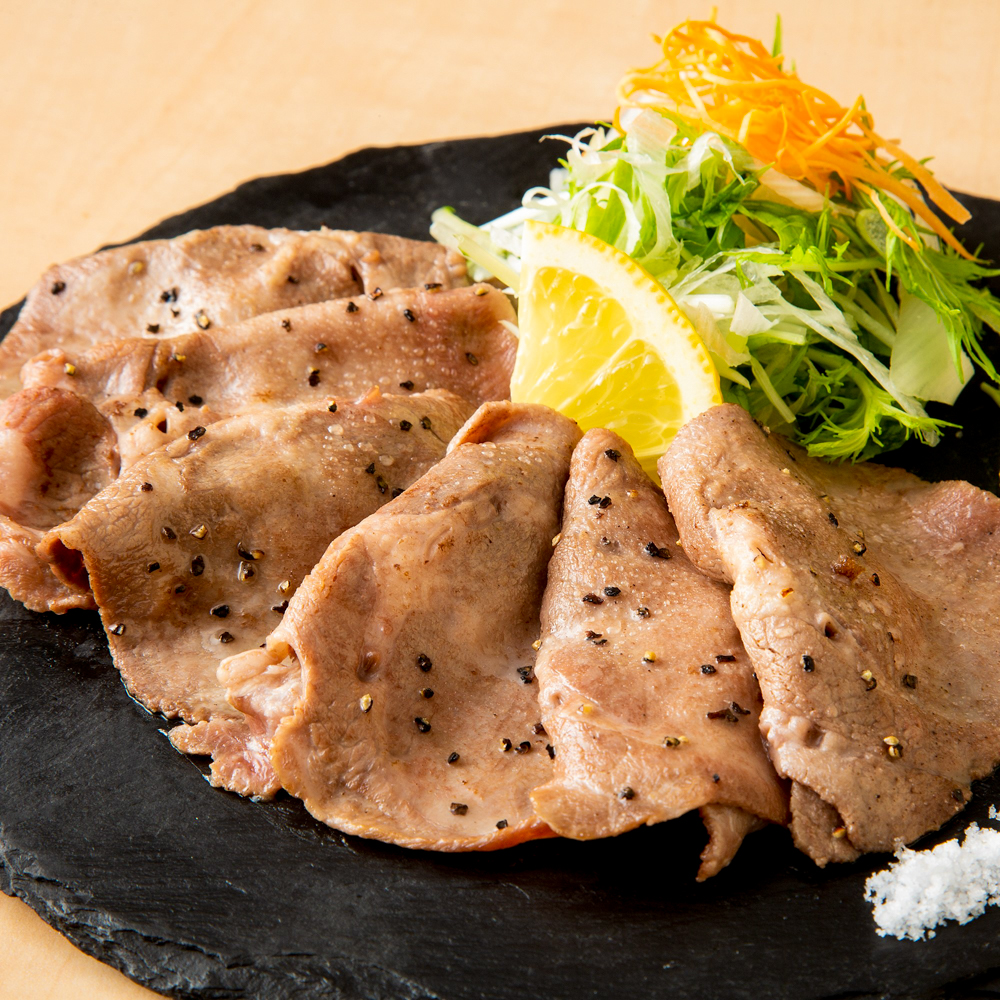 厳選和牛の炙り<br />
1580円(税込)