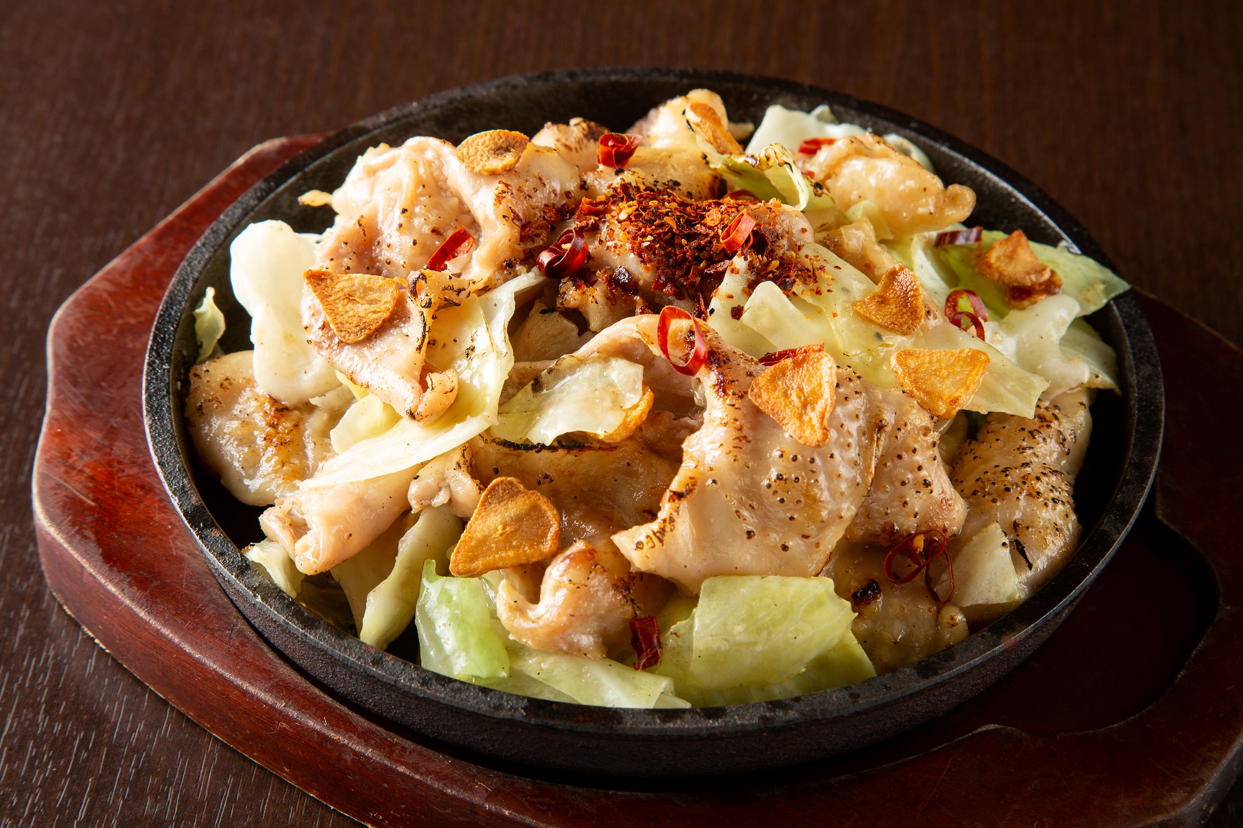 鶏っく流　鶏皮　スタミナ鉄板