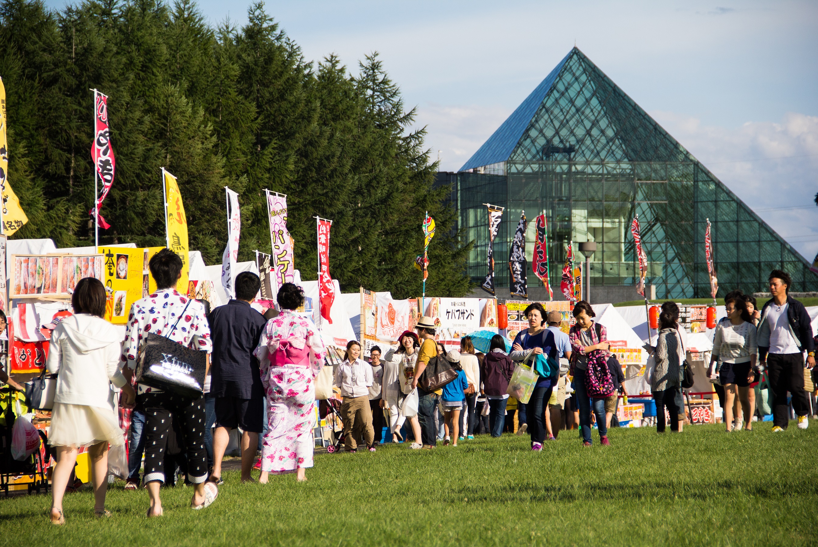 モエレ沼芸術花火16 日本一楽しいゴミ拾い 東区 9 10 11 札幌 びもーる モエレ沼芸術花火16 日本一楽しいゴミ拾い 東区 9 10 11 札幌 びもーる