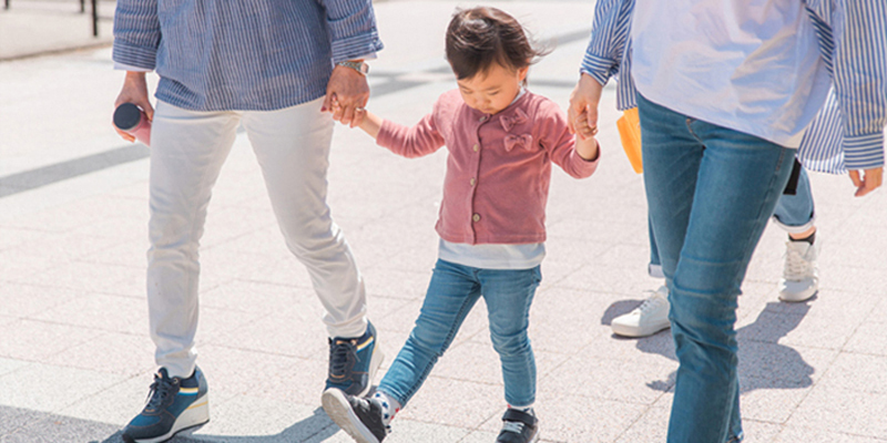 離婚後に子どもの戸籍はどうなる？戸籍を移す方法や移すデメリットなども解説