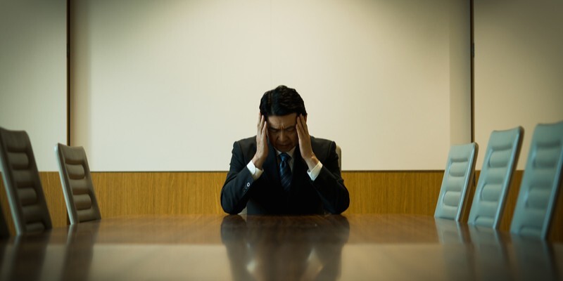 仕事でうつ病になったら損害賠償は請求できる？条件や相場、事例を紹介