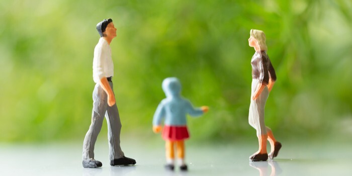 離婚時の親権はどう決まる？判断基準・父親母親の違い・親権を取るための準備を解説