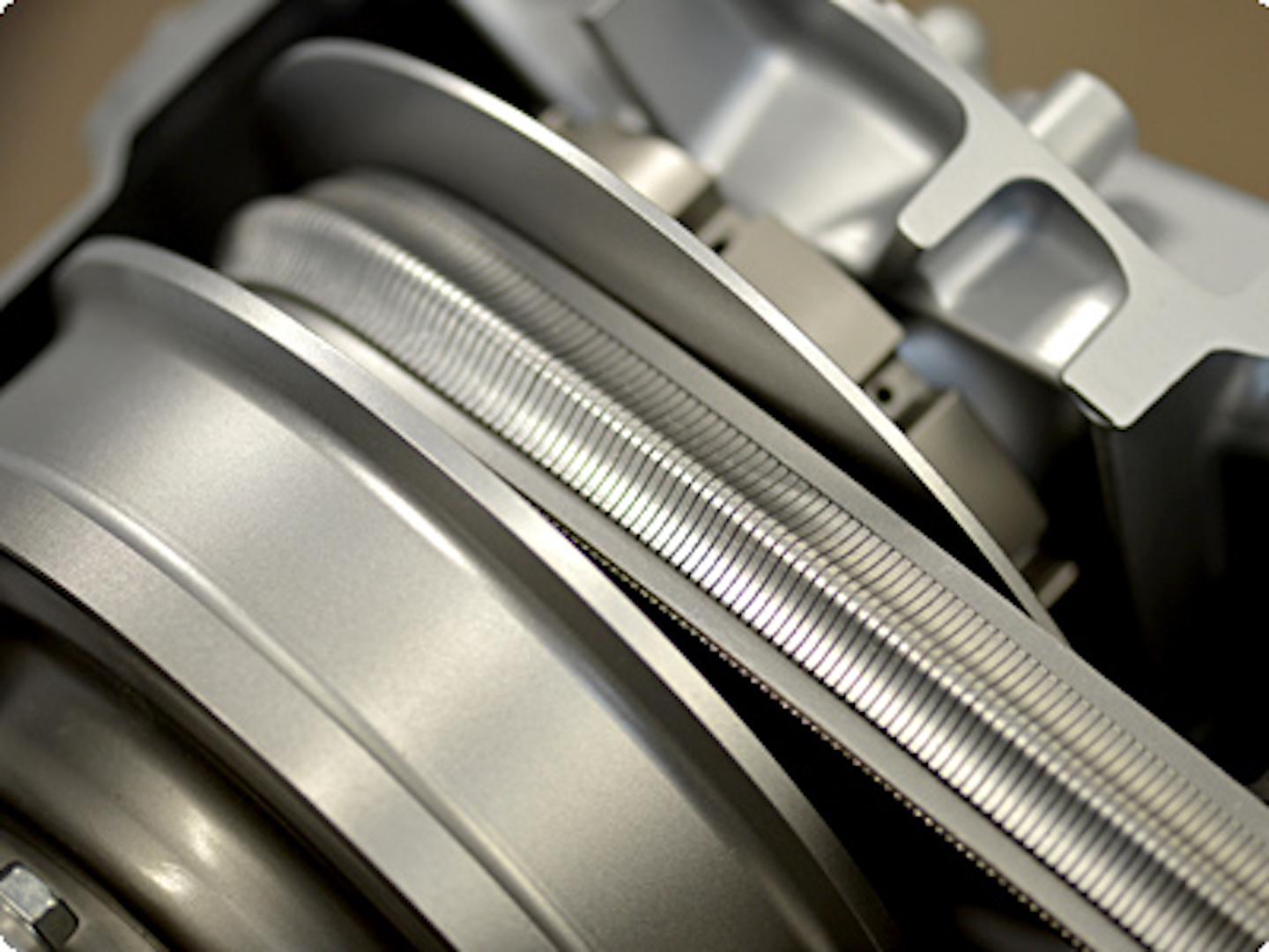 【絶滅か!? 進化か!?】ニッポンのガラパゴス変速機「CVT」の行方 自動車情報誌「ベストカー」