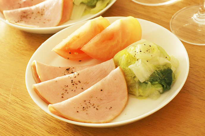 超簡単でヘルシーなレシピ!ロースハムの白菜蒸し
