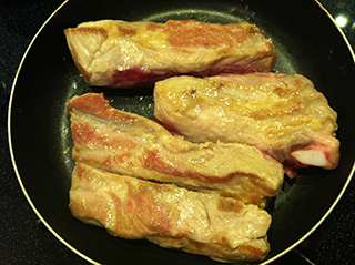 スパイシーなワインにピッタリ スペアリブのトマト煮込み 家ワイン