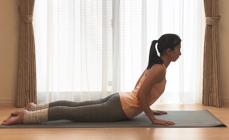 もう無理しない 定番ヨガポーズも少しの工夫で気持ちよく 今のあなたが喜ぶヨガへ Yoga Hack ヨガハック 自分らしいココロとカラダを作る