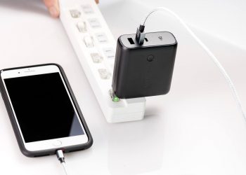格安SIMを入れたiPhone