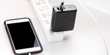 格安SIMを入れたiPhone