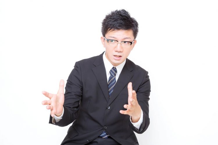 本業との相乗効果を語る男性