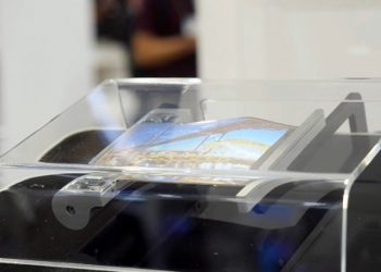 rollable-smartphone-2