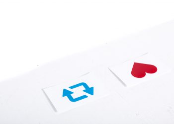 毎月のアプリ滞在時間、LINEやTwitter、Instagramはそれぞれどのくらい？