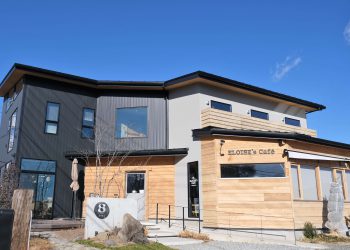 山梨県に格安スマホ・スマホ修理のX-mobile北杜長坂店がオープン