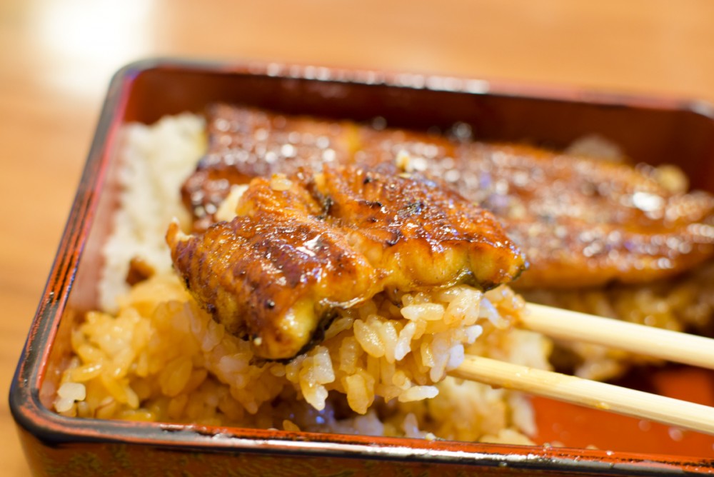 タレがしみたご飯、そしてほわっとしたうなぎ