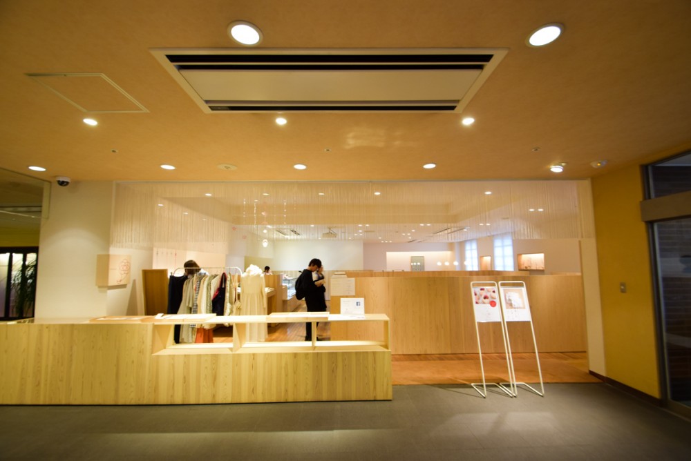 とてもおしゃれな空間「むすびcafe」