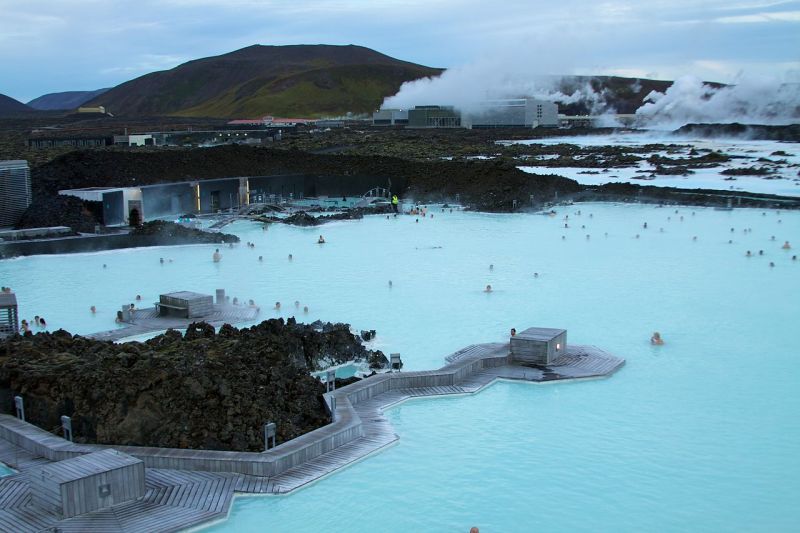 1280px-Iceland_-_Blue_Lagoon_09_(6571266721)