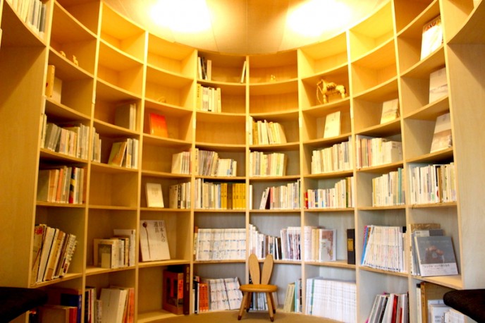 変わった形の図書室