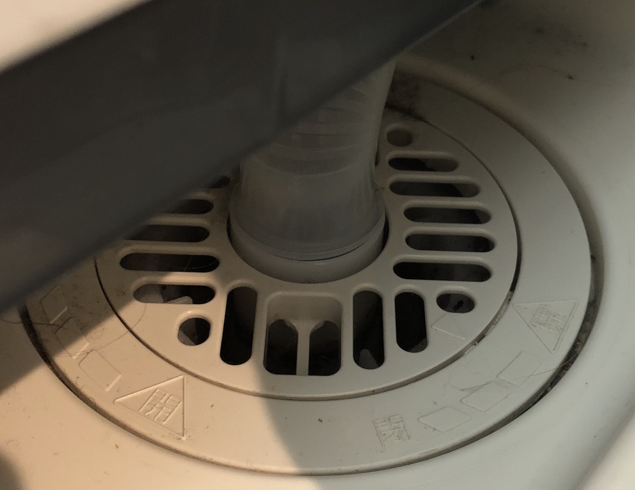 洗濯機のエルボの外し方を解説 排水ホースがエルボに合わない人必見 Boatマガジン 家電からwebサイトまで 今の商品を 知る メディア