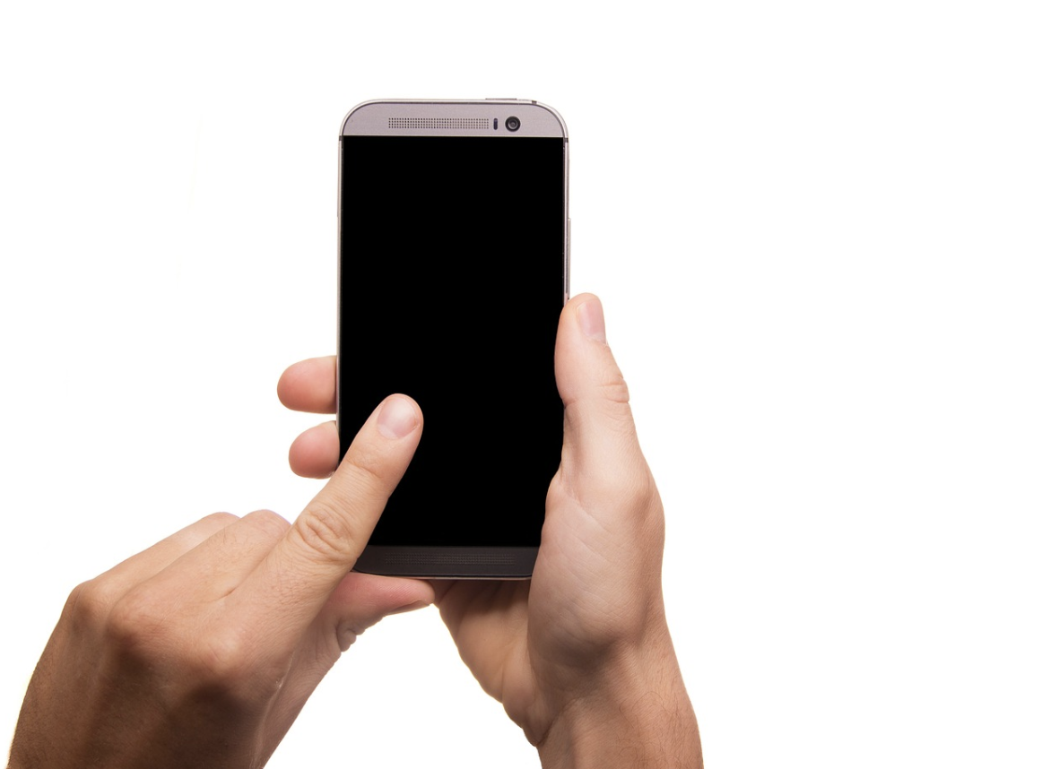 スマホの画面が暗いまま どうすれば直せるの Boatマガジン 家電からwebサイトまで 今の商品を 知る メディア