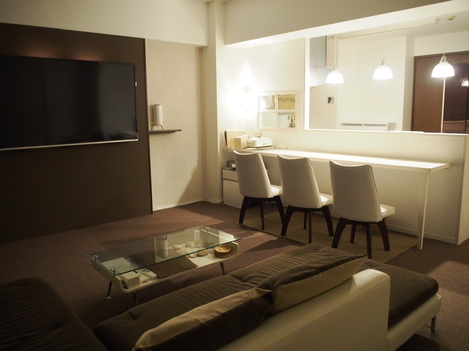 テレビの壁掛け工事にかかる費用と時間について徹底解説 Boatマガジン 家電からwebサイトまで 今の商品を 知る メディア