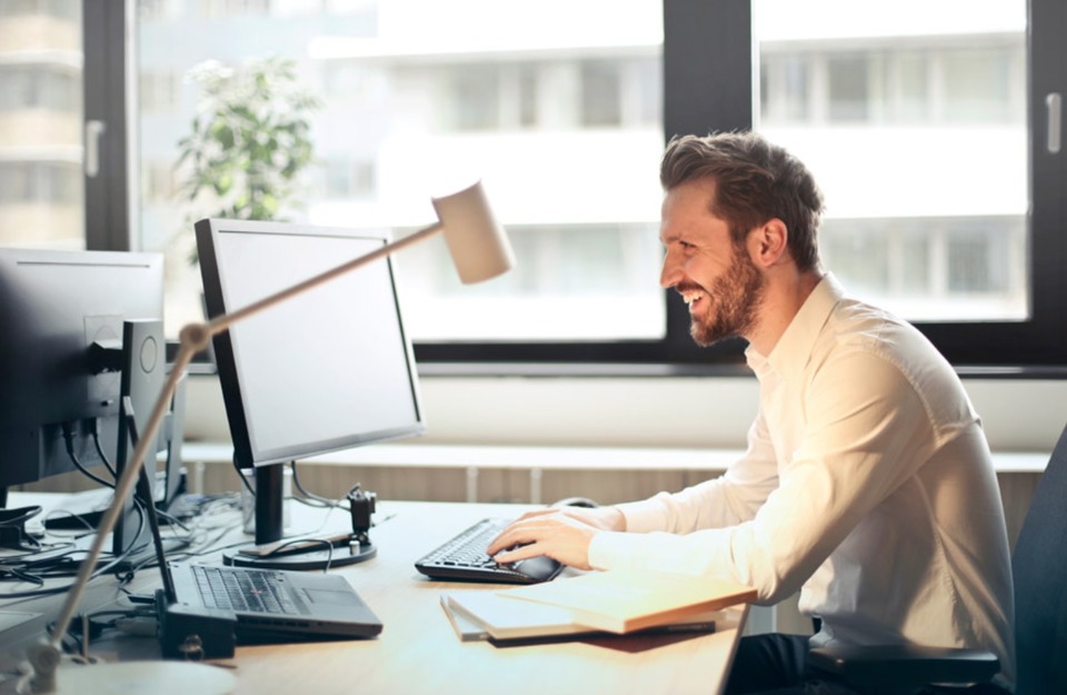 ノートパソコンをデスクトップ化 デスクトップ化におすすめの高性能pcの紹介も Boatマガジン 家電からwebサイトまで 今の商品を 知る メディア