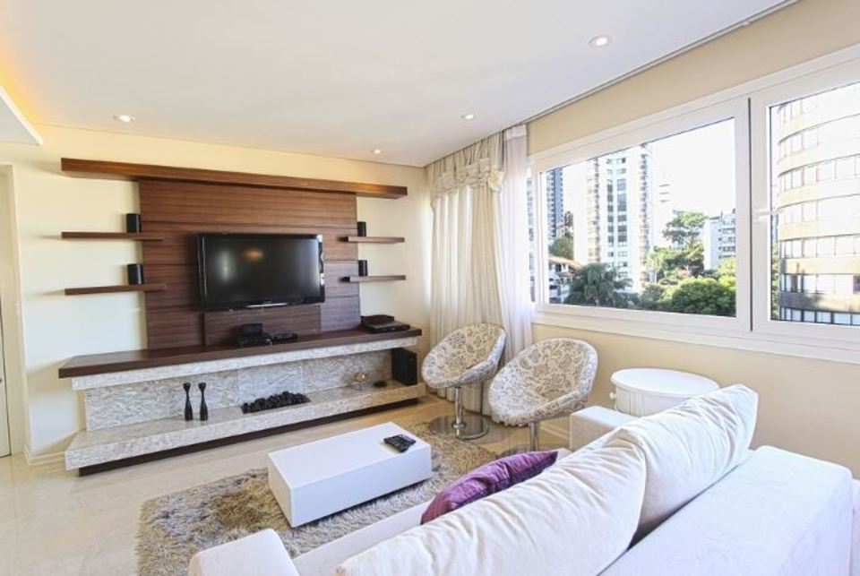 テレビの壁掛け 配線処理はどうするの 隠す 目立たなくする方法ご紹介 Boatマガジン 家電からwebサイトまで 今の商品を 知る メディア