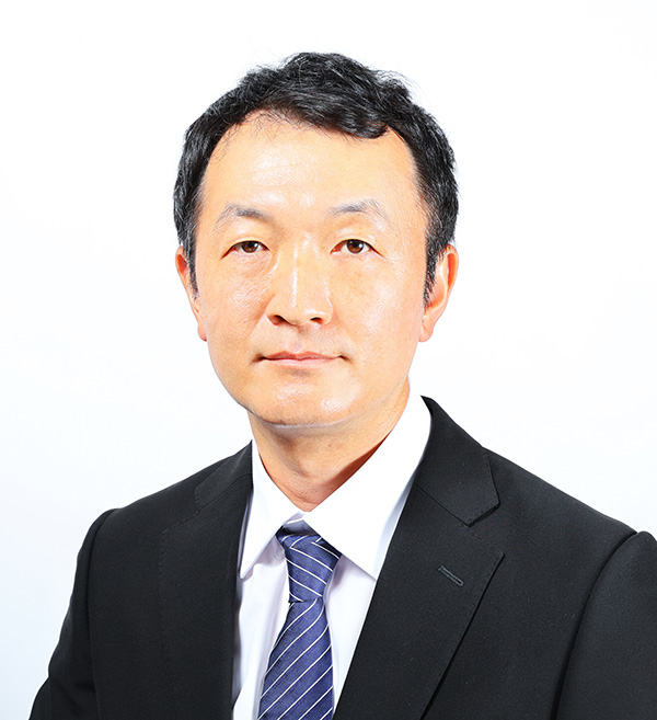 成田耕祐