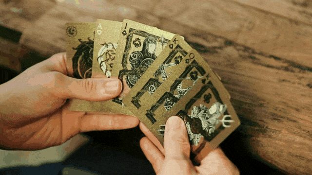 クールなモダン中華 圧巻のギミック技巧が光る トランプデック Azure Dragon Time Machine 講談社キックスターターナビ