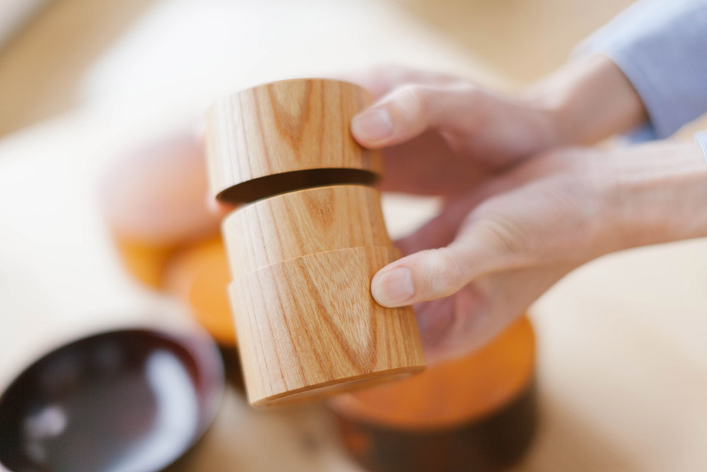 1本の木から作られているので、木目がぴったり合わさります。