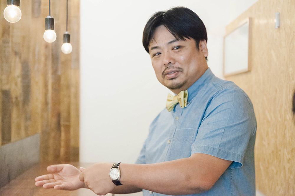お話を伺ったのは店主の佐川一郎さん。