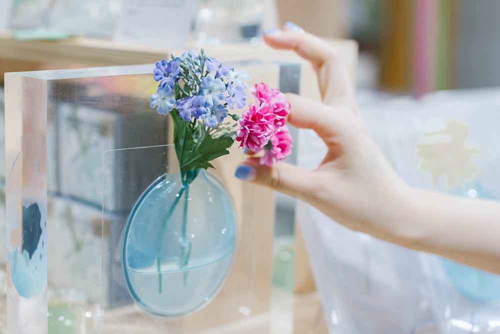 ビニールでできた花器「kaki」