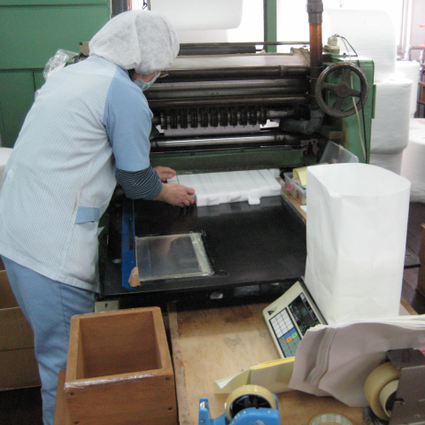 赤ちゃんとママに寄り添うピュアな手ざわり 肌にやさしい国産コットンの おしりふき