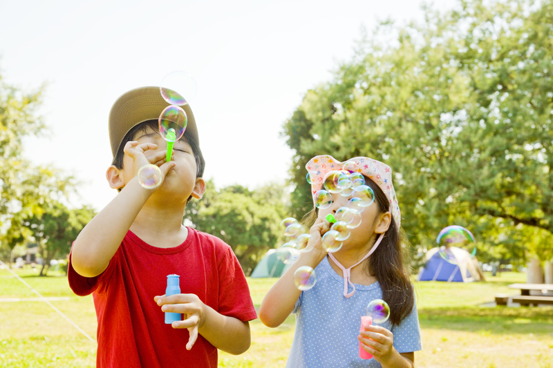 5歳くらいの幼児たちの写真