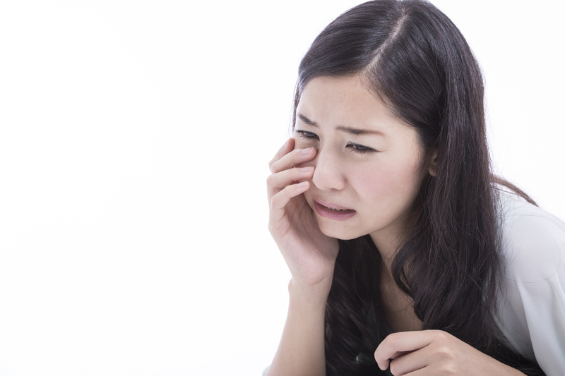 泣いている日本人女性