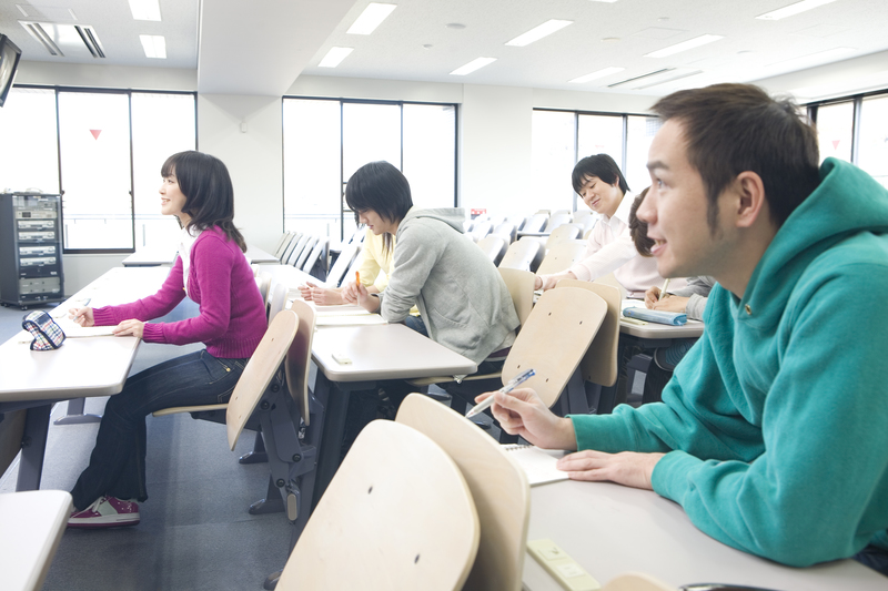 講義を受けている学生